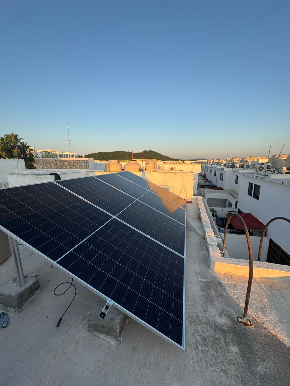 Energía Solar en Mazatlán - Sistema Híbrido